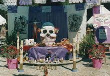 Dia de los Muertos altar at La Biblioteca, San Miguel de Allende, 10-26-07